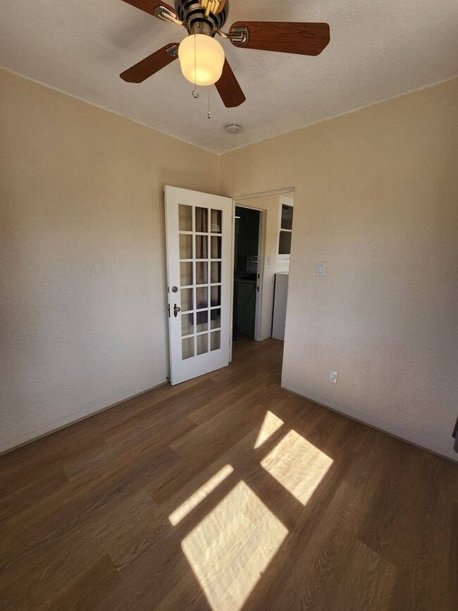 Building Photo - Adorable and Spacious 4 Bedroom Farmhouse W/Bonus Room- Water, Trash and Wifi Included!