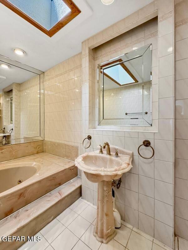 Building Photo - 2153 Trawood Dr