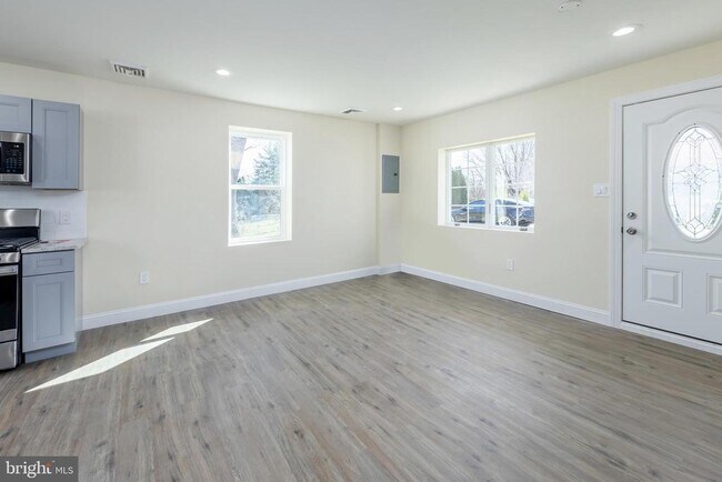 Building Photo - 311 Pine St