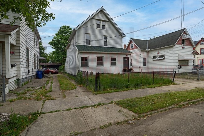 Building Photo - 1079 E 68th St