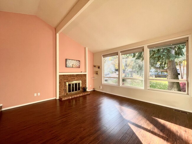 Building Photo - Great Home For Rent