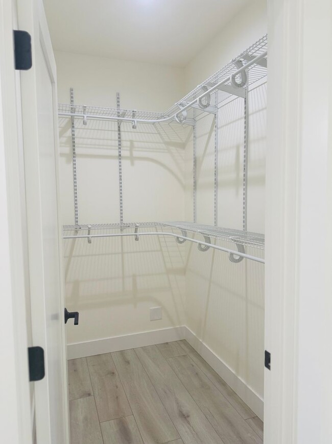 Building Photo - BRAND NEW 1 bedroom, 1 bath in Eaglemont