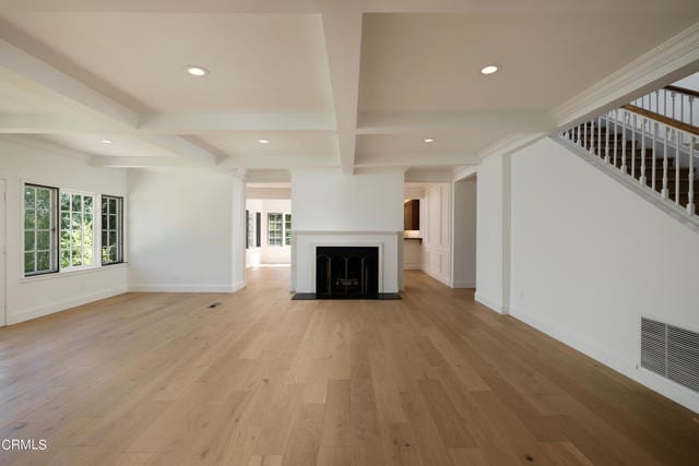 Building Photo - 832 Highland Dr