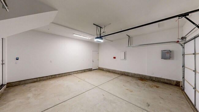 Building Photo - 2782 Sassy St