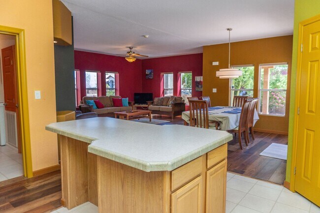 Building Photo - Move-In Ready | Fully Furnished | Serene M...