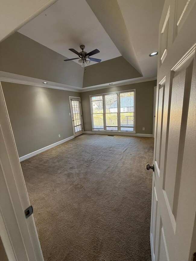 Building Photo - 212 Brooks Dr