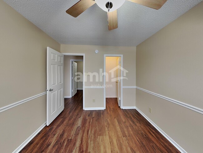 Building Photo - 5537 Floating Leaf Dr