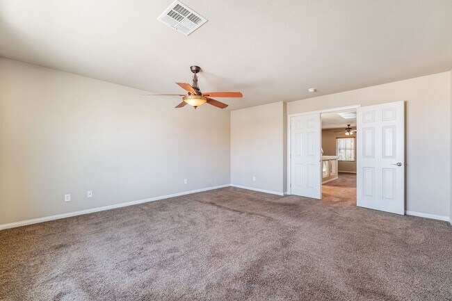 Building Photo - Upgraded Tri-Level Home on a Cul-de-Sac Lot in Southwest