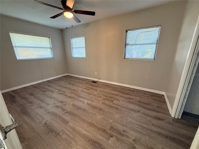 Building Photo - 307 S Orange Ave