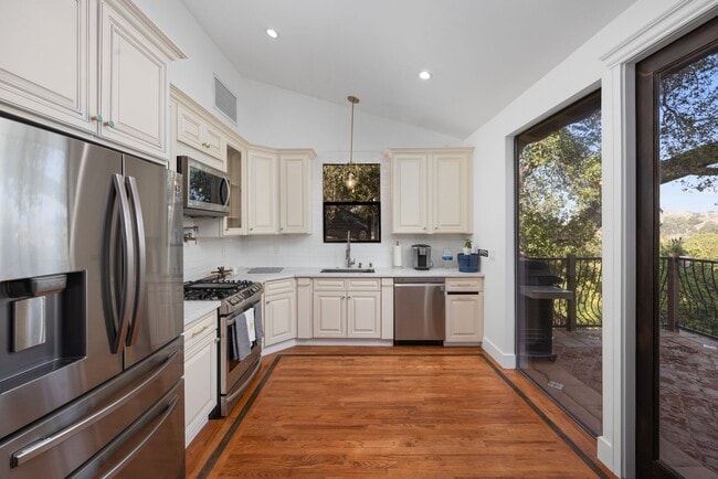 Building Photo - Stunning Mountain Views in Chino Hills for 2-bedroom