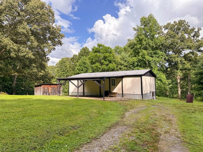 Building Photo - 788 Trails End Rd