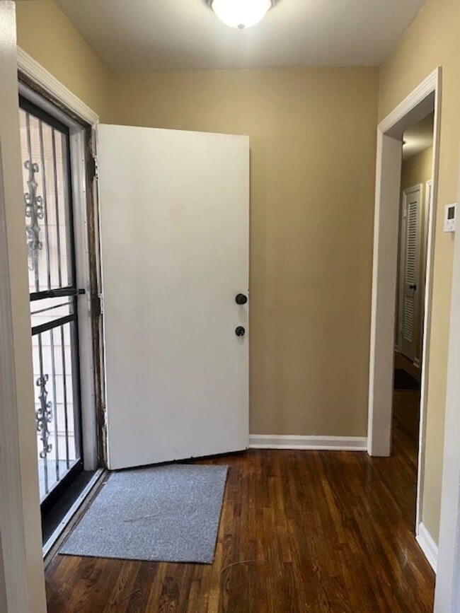 Building Photo - 1022 S White Station Rd