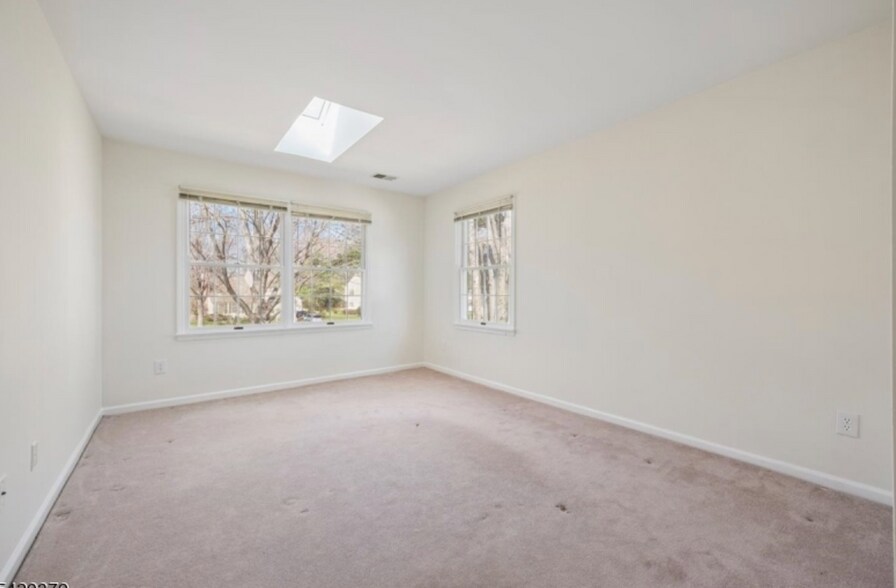 Building Photo - 20 Alexandria Way