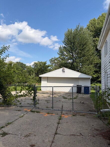 Building Photo - 33569 Berville Ct