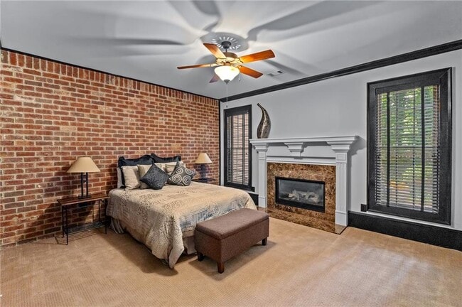 Building Photo - 5512 Glenridge Dr