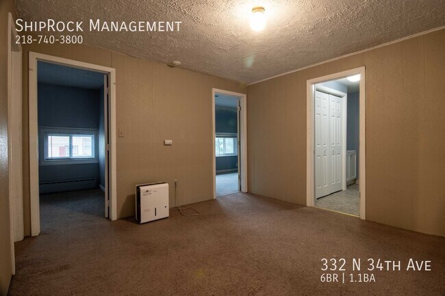 Building Photo - 332 N 34th Ave E