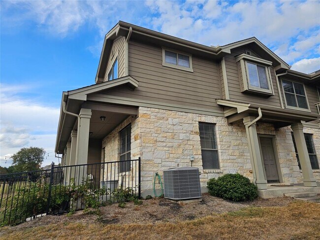 Building Photo - 9201 Brodie Ln