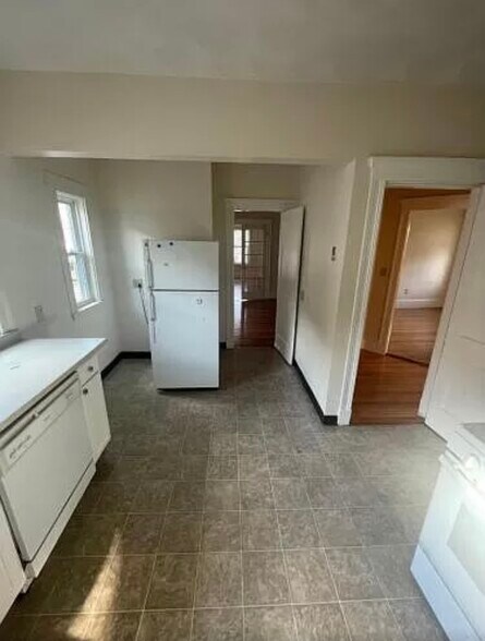 Building Photo - 11 Pinkham Rd