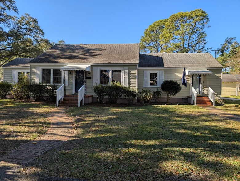 Building Photo - 611 Marshview Ln