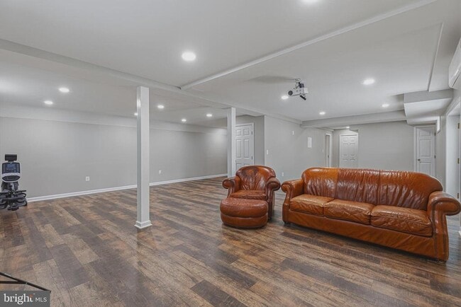 Building Photo - 40923 Browns Ln