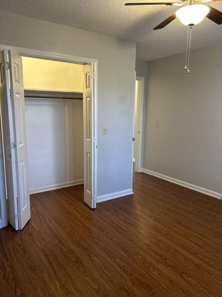 Building Photo - 301 Autumn Ave