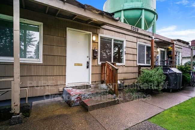 Building Photo - 7008 N Amherst St