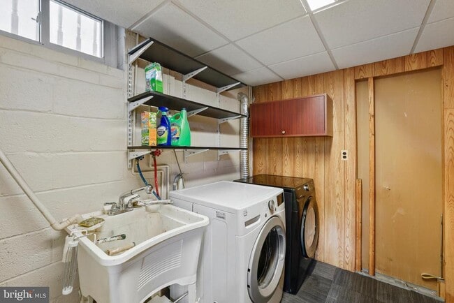 Building Photo - 10802 Blossom Ln