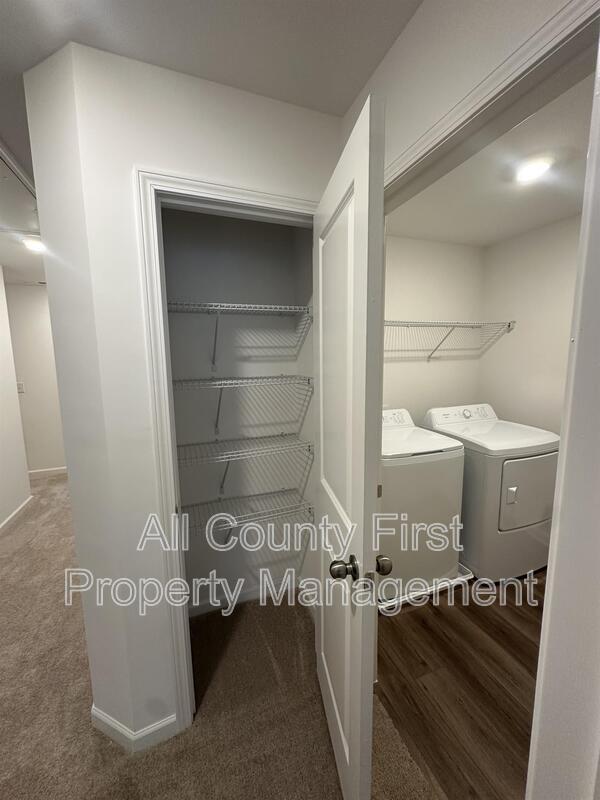 Building Photo - 2555 Adventure Wy