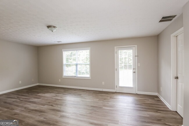 Building Photo - 139 Legacy Dr