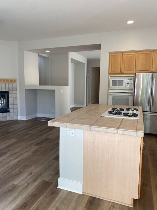 Building Photo - Sweet, perfect 10 located in Caughlin Ranc...