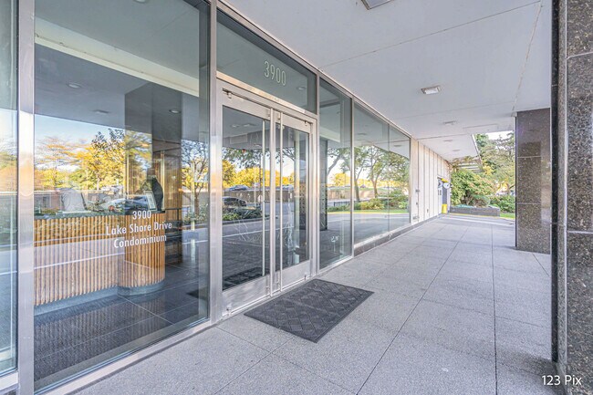Building Photo - 3900 N Lake Shore Dr