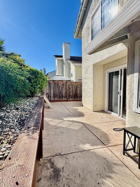 Building Photo - 1006 Larkwood Ct