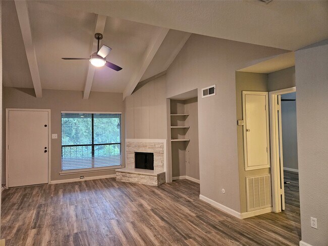 Primary Photo - 5711 Sugar Hill Dr