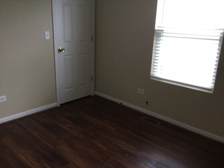 Building Photo - 3615 Timberlake Dr