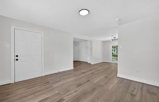 Building Photo - 7023 Crestmont St