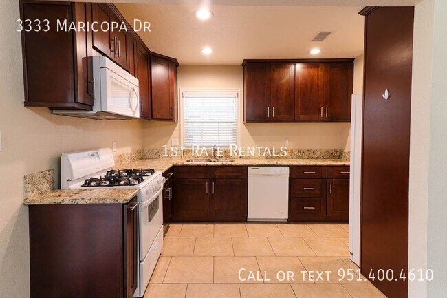 Building Photo - 3333 Maricopa Dr