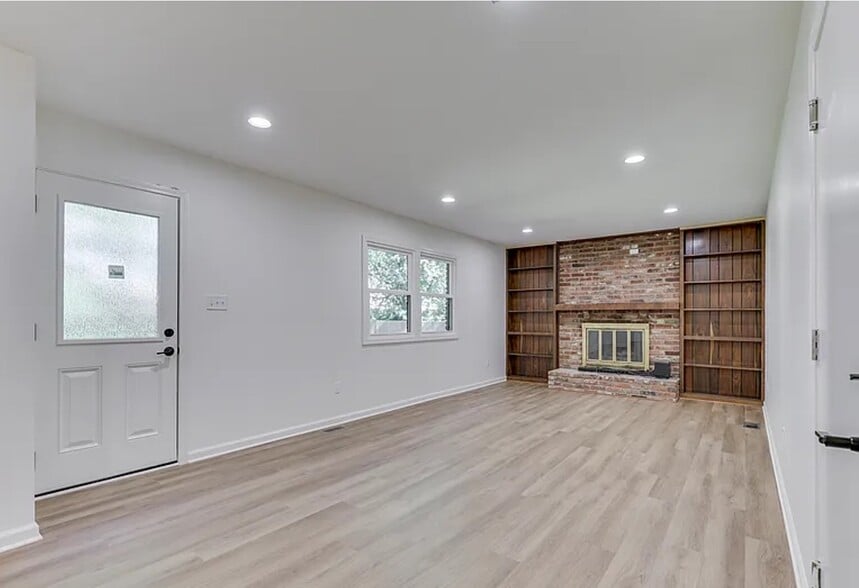 Living Room - 11506 Rolling Springs Dr