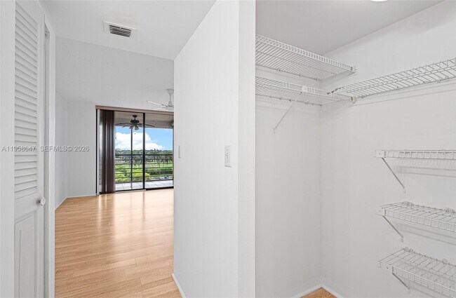 Building Photo - 1000 St Charles Pl