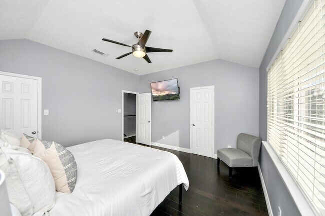 Building Photo - 10814 Tobar Falls Cir