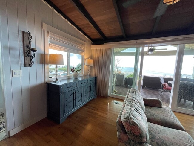 Building Photo - Kula Renovated Three Bedroom/Two Bathroom