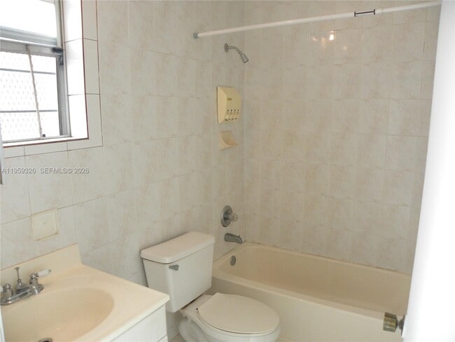 Building Photo - 25 NW 50th Ave