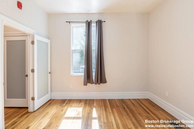 Building Photo - 89 Cedar St