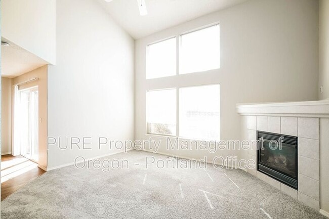 Building Photo - 1434 NE Birkshire Ct