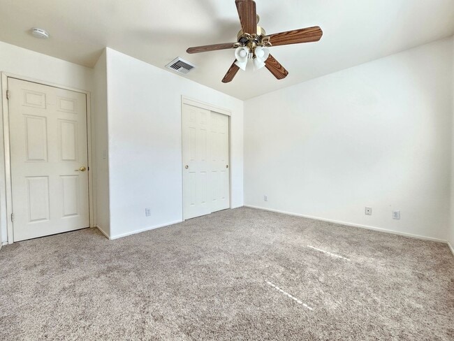 Building Photo - Cozy 3 bed 2 bath