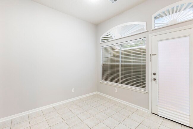 Building Photo - 35 Auburn Path Dr