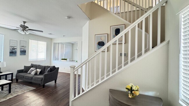 Building Photo - Beautiful home with POOL and spa located n...