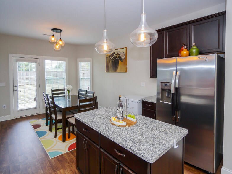 Building Photo - 1121 Tulip Poplar Rd