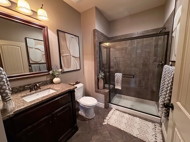 Building Photo - 5BR/5BA | Single Family Home | 3-Car Garage Parking | Fenced backyard