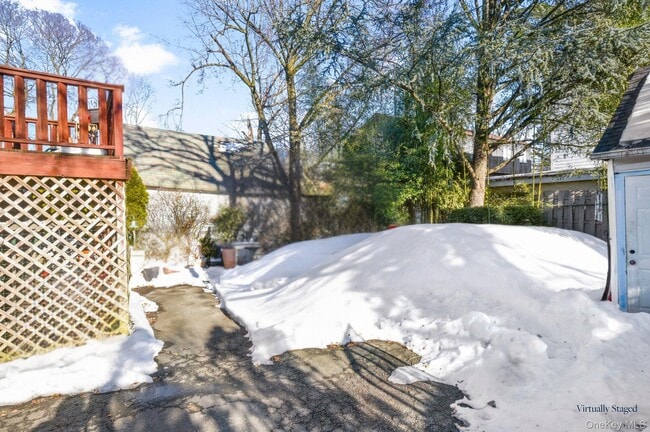 Building Photo - 156 Madison St