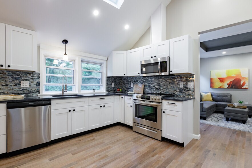 Building Photo - 227 Gurleyville Rd